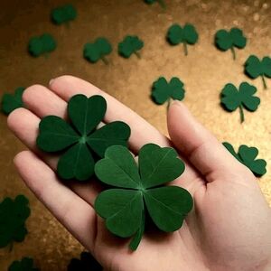 Lucky Finds 🍀🌷Support Closet 🥰 (Gift & Giveaway Entry🏷)